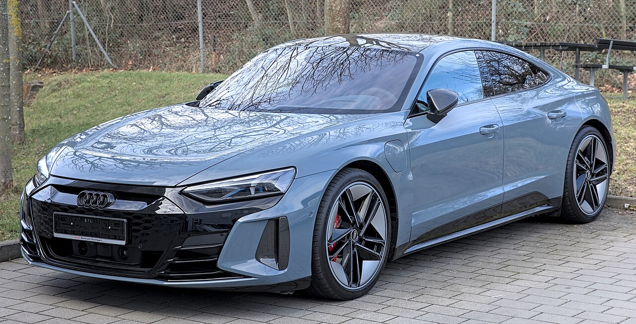 Спортивный электрокар Audi RS e-tron GT