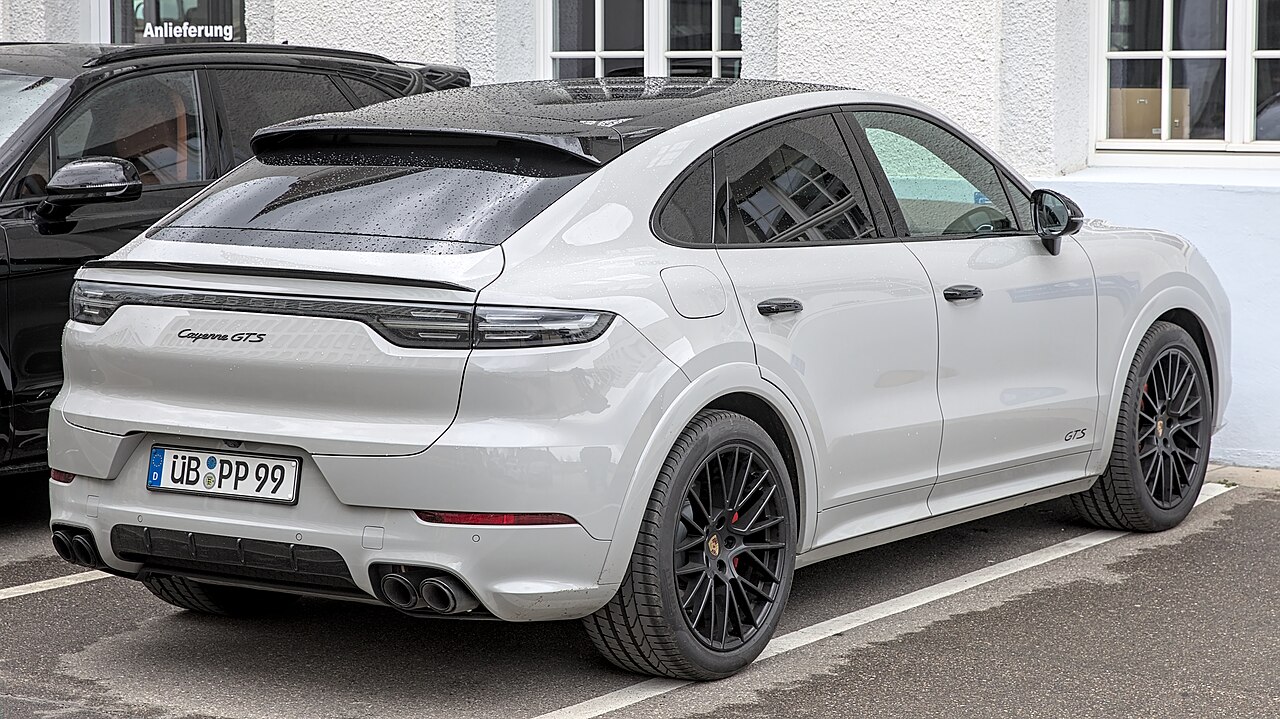 Кроссовер Porsche Cayenne GTS