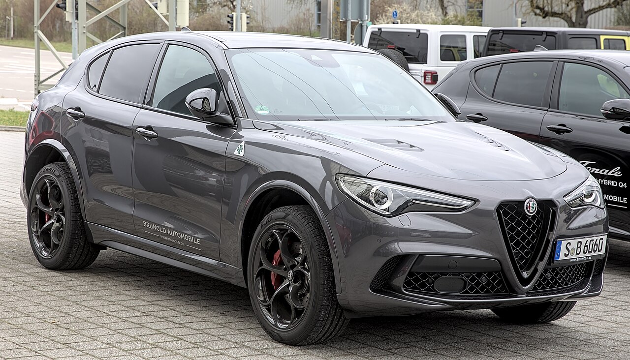 Классический спорткар Alfa Romeo