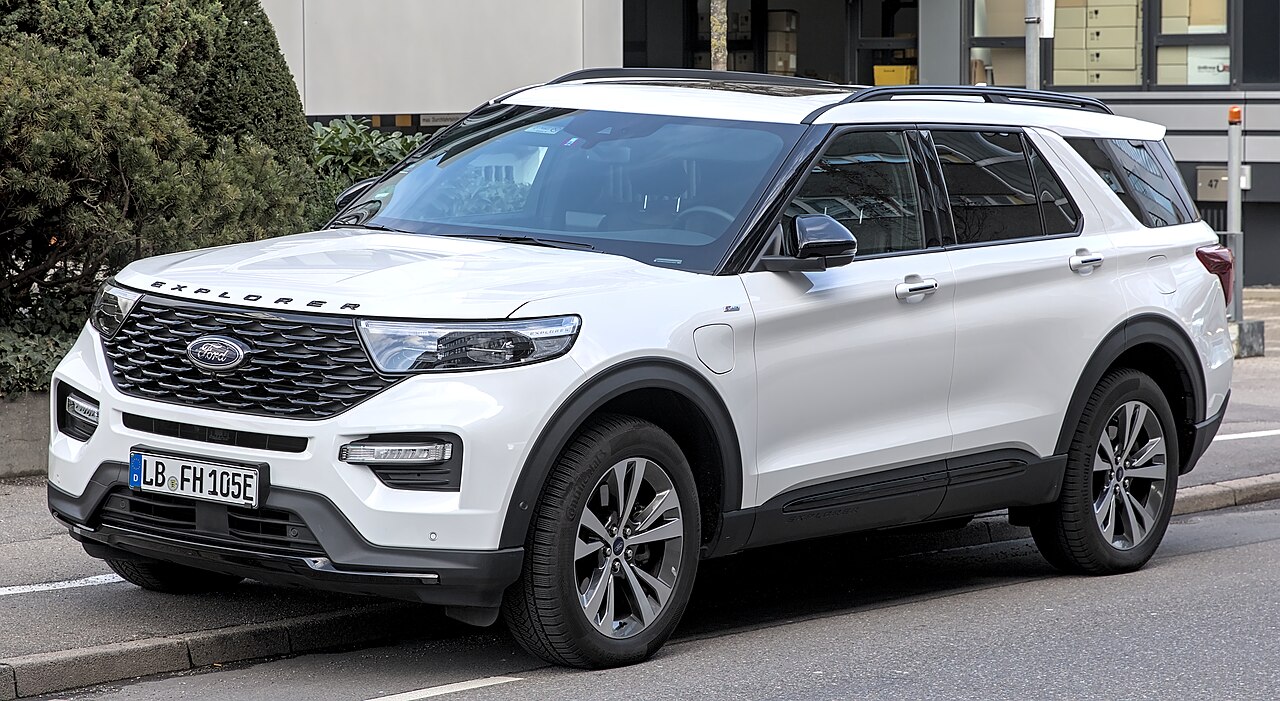 Ford рассматривает возможность создания дешевого раллийного автомобиля? Конечно, звучит так